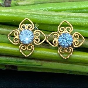 Vintage Unsigned Blue Topaz Gold-tone Filigree Ornate Flower Earrings 2.6g